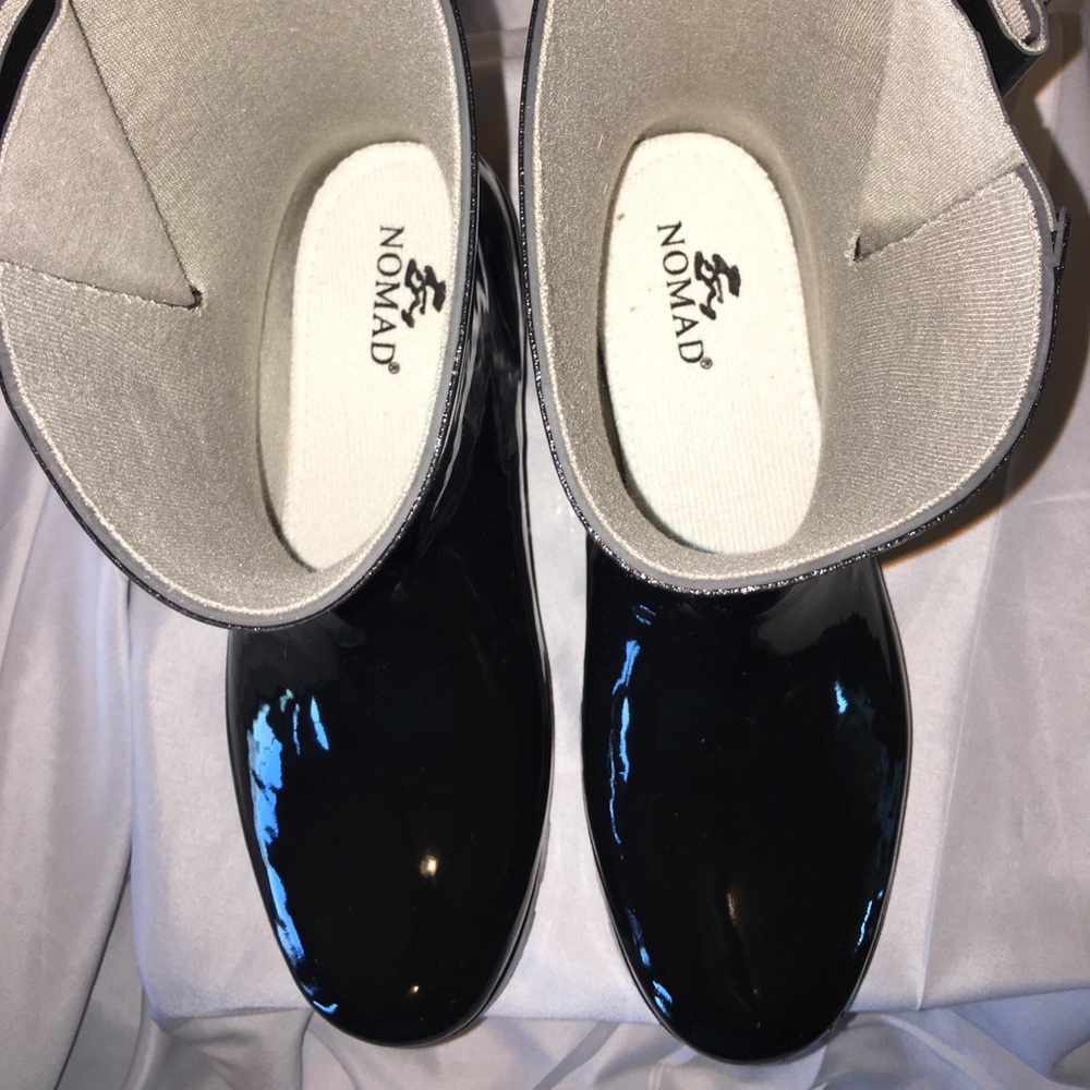 Women’s NEW  SZ10 BLK Nomad rubber rain booties